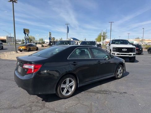 Used 2014 Toyota Camry SE image 7