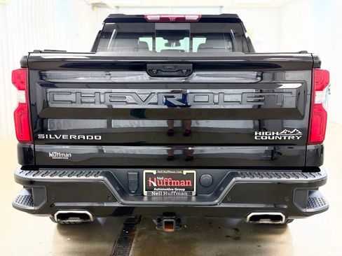 Used 2024 Chevrolet Silverado 1500 High Country w/ High Country Premium Package AWD/4WD image 9