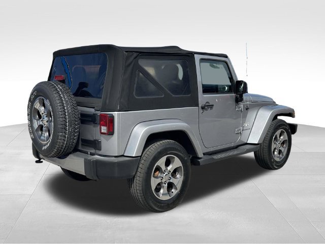 Used 2017 Jeep Wrangler Sahara w/ Connectivity Group AWD/4WD image 25