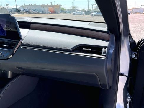 Used 2025 Lexus ES 300h w/ Premium Package image 17