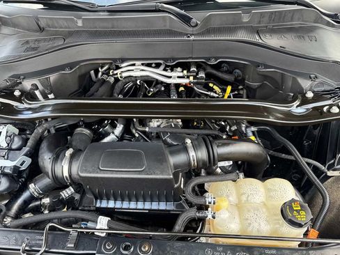 Used 2022 Ford Explorer King Ranch w/ Premium Technology Package image 33