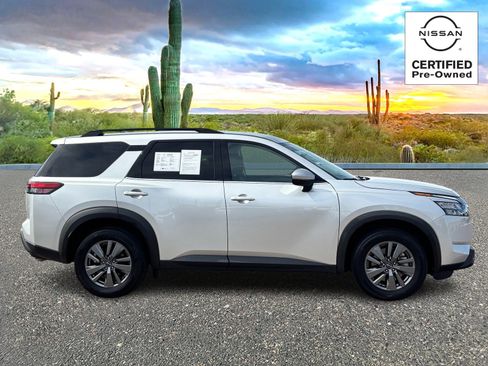 Certified 2024 Nissan Pathfinder SV image 9