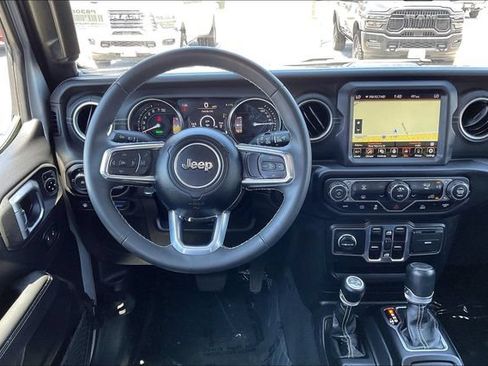 Used 2023 Jeep Wrangler Unlimited Sahara AWD/4WD image 4