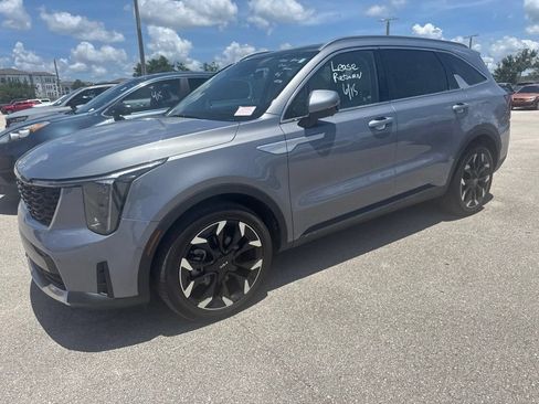 Certified 2024 Kia Sorento SX FWD image 9