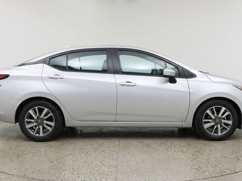 Used 2025 Nissan Versa SV image 11