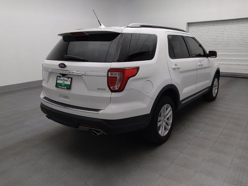 Used 2018 Ford Explorer XLT w/ Equipment Group 201A AWD/4WD image 9