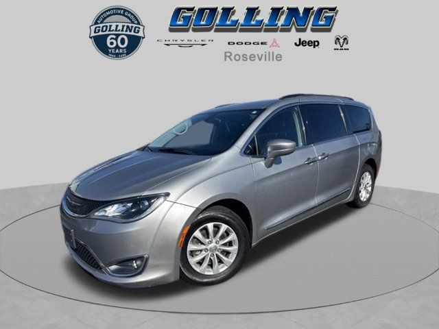 Used 2017 Chrysler Pacifica Touring-L FWD 360° Tour