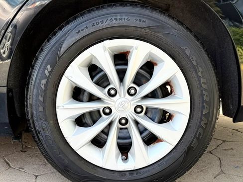 Used 2016 Toyota Camry LE FWD image 39