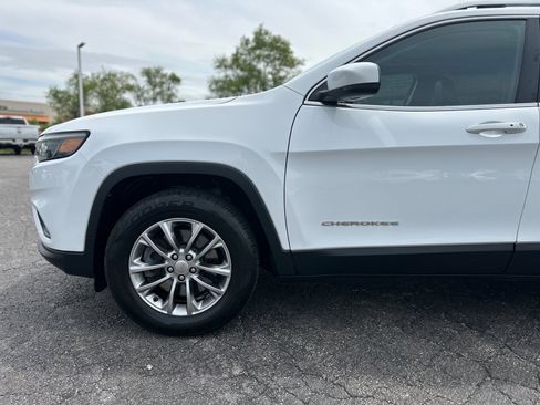 Used 2019 Jeep Cherokee Latitude Plus w/ Comfort/Convenience Group AWD/4WD image 13