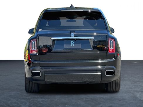Certified 2023 Rolls-Royce Cullinan w/ Dark Exterior Package AWD/4WD image 8