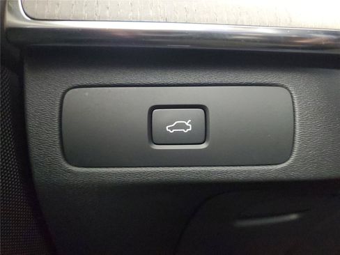 Certified 2026 Volvo XC90 B6 Ultra AWD/4WD image 32