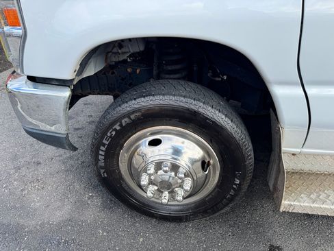 Used 2017 Ford E-350 and Econoline 350 Super Duty w/ Shuttle Bus Prep Package image 12