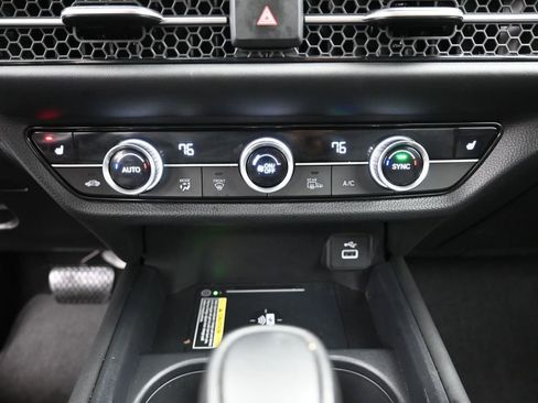 Certified 2025 Honda HR-V EX-L image 17