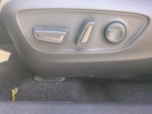 Used 2019 Toyota RAV4 XLE w/ Convenience Package image 27