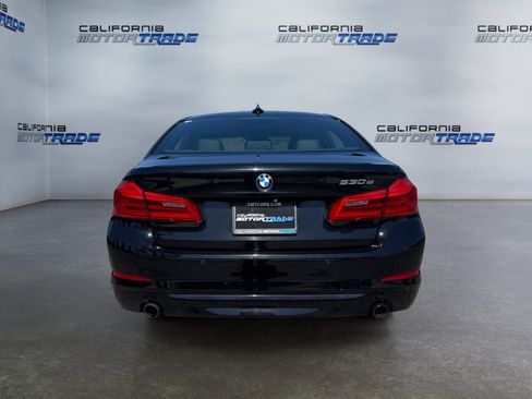 Used 2019 BMW 530e w/ Convenience Package RWD image 6