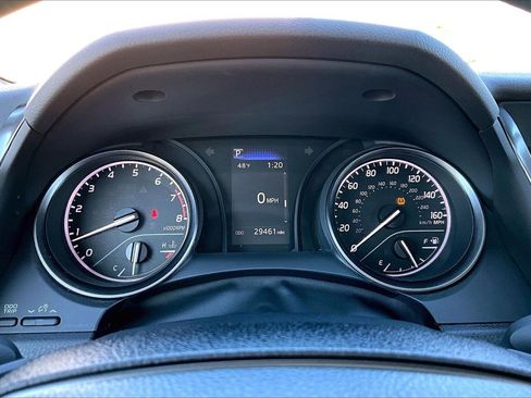 Used 2024 Toyota Camry SE image 10