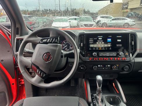 Used 2025 Nissan Frontier PRO-4X w/ Interior Protection Package image 7