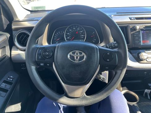 Used 2013 Toyota RAV4 XLE image 12