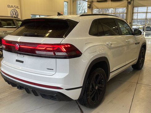 Used 2025 Volkswagen Atlas Cross Sport SEL R-Line image 4