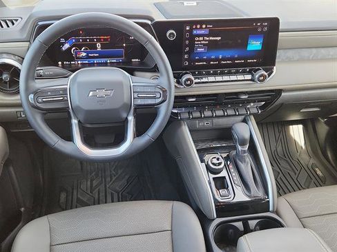 Used 2024 Chevrolet Colorado ZR2 w/ ZR2 Bison Edition image 11