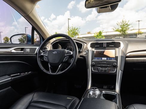 Used 2019 Ford Fusion SEL FWD image 30