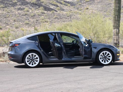 Used 2023 Tesla Model 3 Long Range AWD/4WD image 10