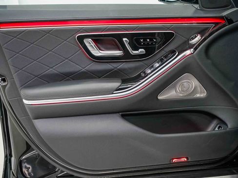 Used 2025 Mercedes-Benz S 580 S 580 image 19