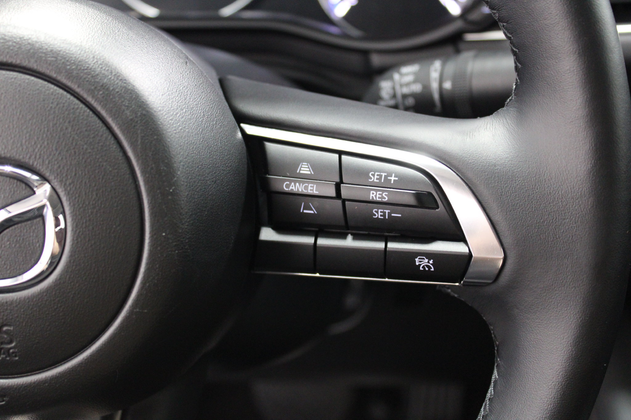 Used 2025 MAZDA MAZDA3 s AWD/4WD image 38