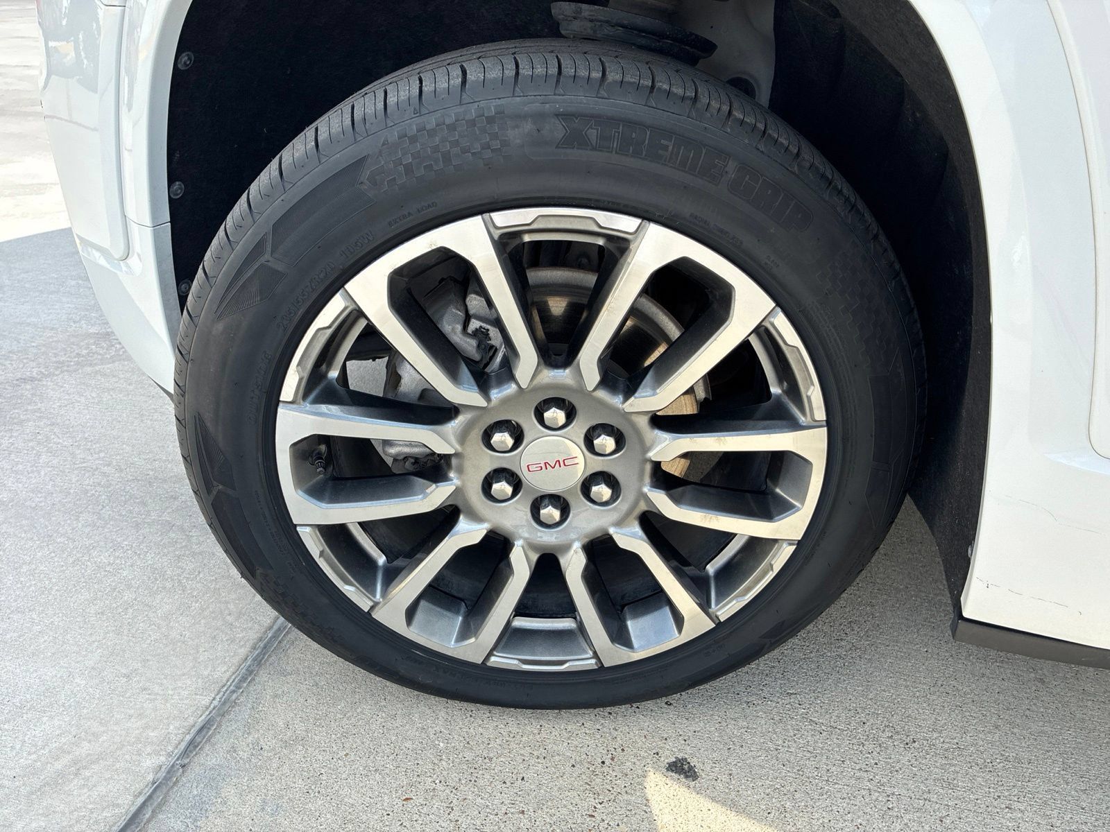 Used 2023 GMC Acadia Denali FWD image 44