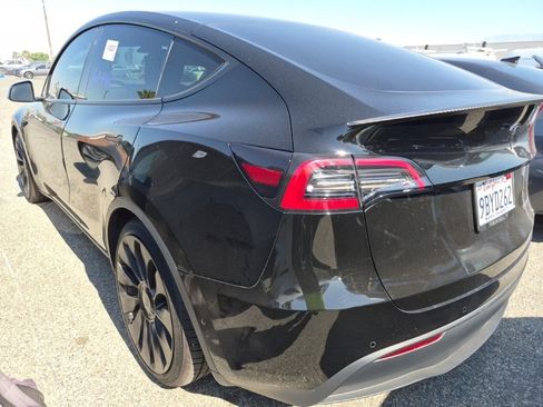 Used 2022 Tesla Model Y Performance AWD/4WD image 2