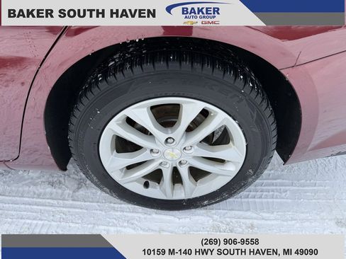 Used 2016 Chevrolet Malibu LT image 4