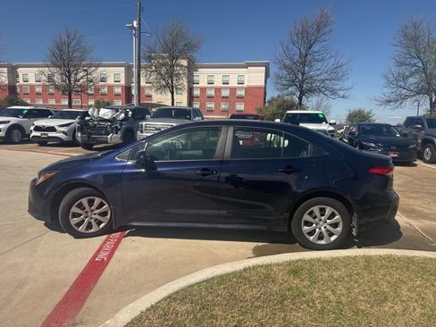 Used 2025 Toyota Corolla LE image 5