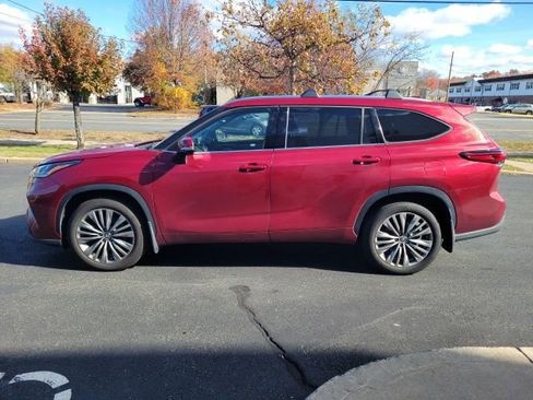 Certified 2022 Toyota Highlander Platinum image 8