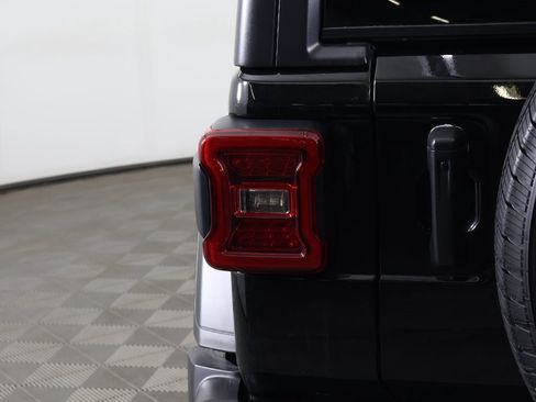 Used 2022 Jeep Wrangler Unlimited Sport image 14