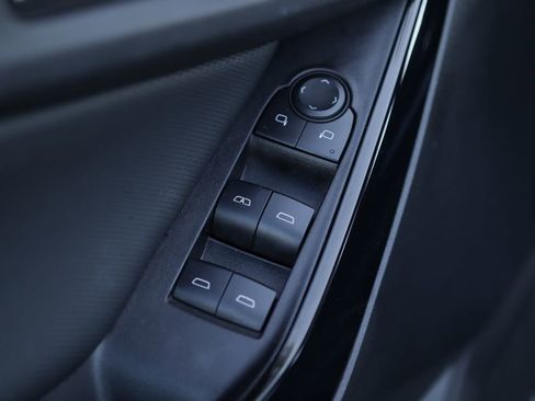 Used 2025 Chevrolet Equinox LT image 24