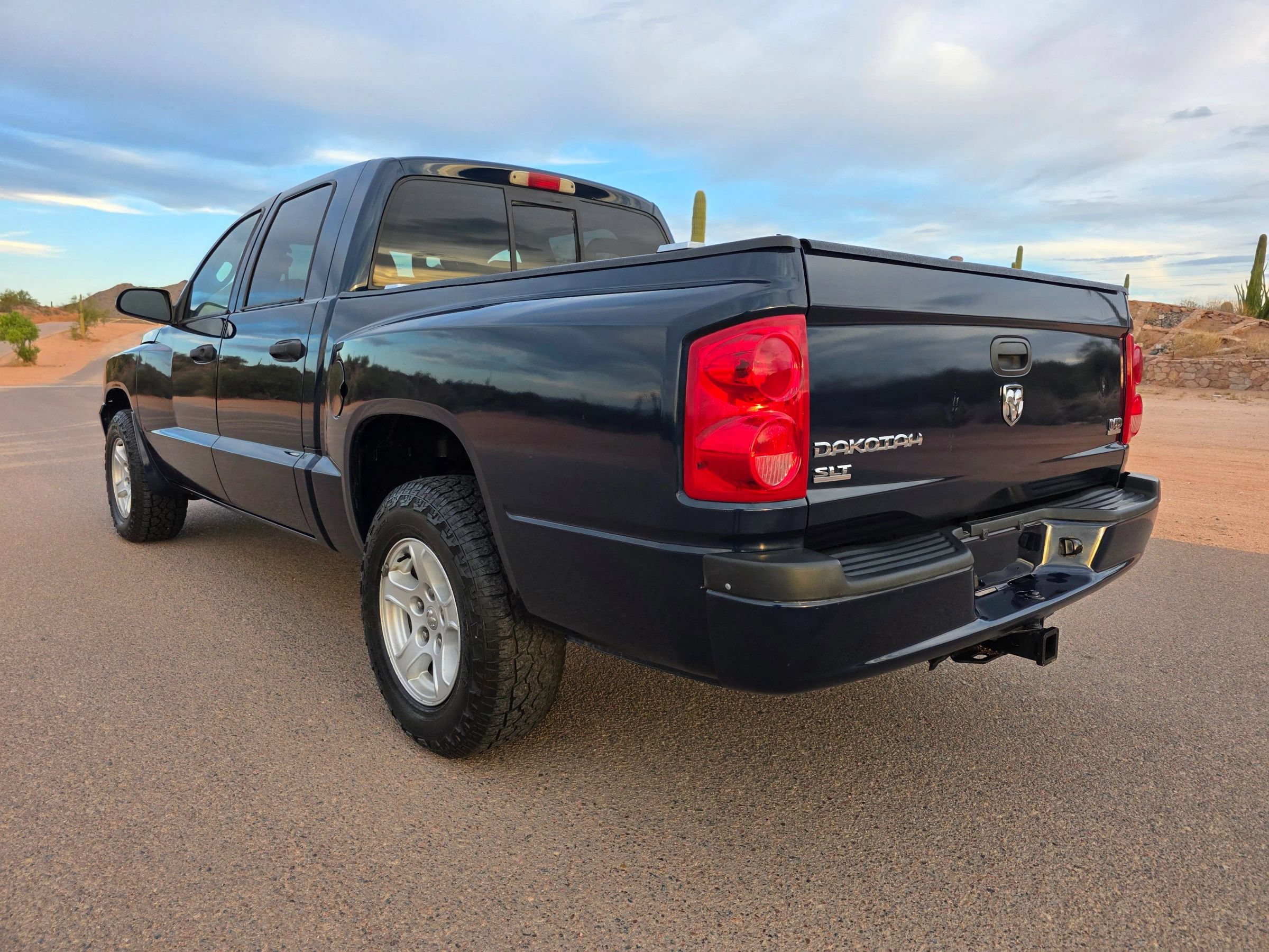 Used 2007 Dodge Dakota SLT RWD image 3