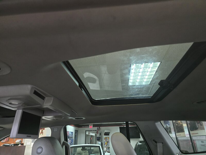 Used 2016 Buick Enclave Premium w/ Experience Buick Package FWD image 20