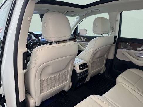 Certified 2026 Mercedes-Benz GLS 450 4MATIC image 31