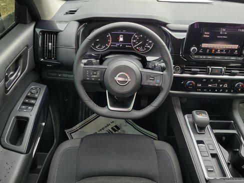 Certified 2024 Nissan Pathfinder SV FWD image 16