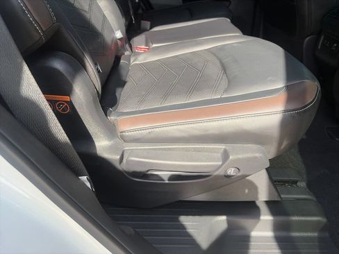 Used 2023 Nissan Pathfinder Platinum w/ Cargo Package AWD/4WD image 18