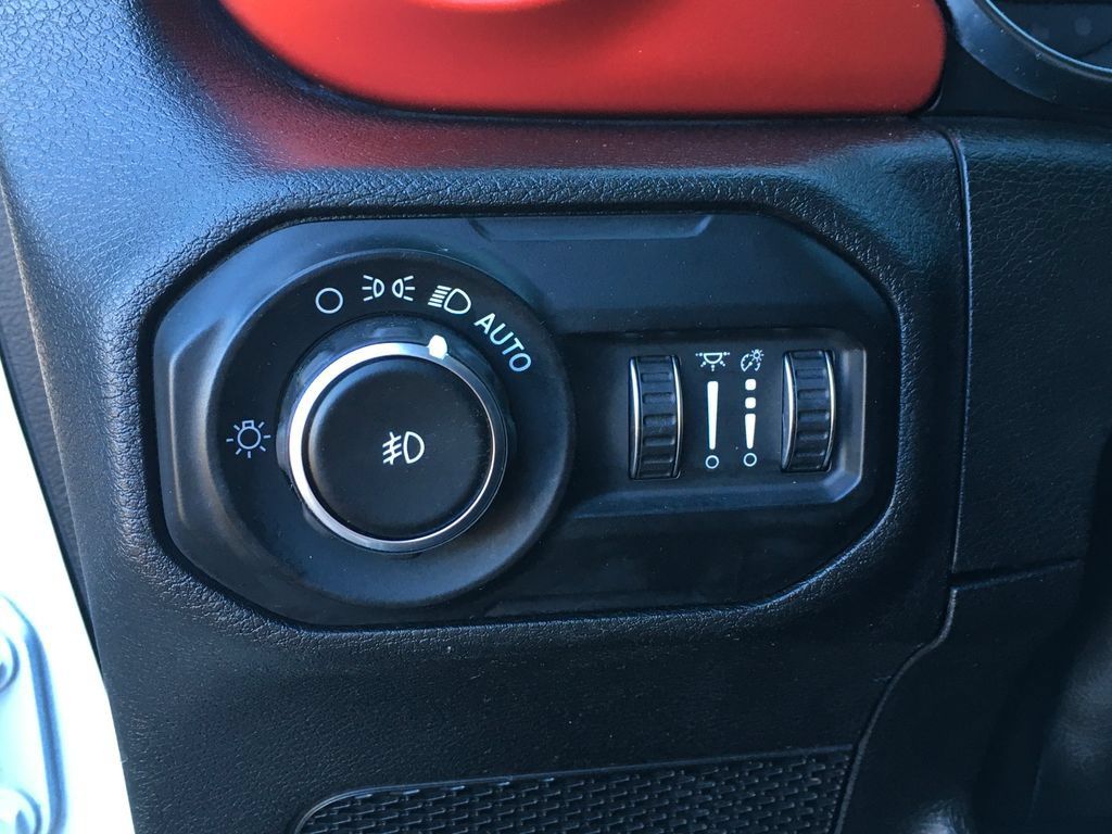 Used 2021 Jeep Wrangler Unlimited Rubicon AWD/4WD image 18