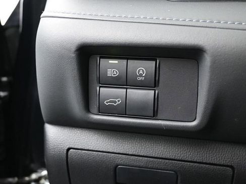 Certified 2023 Toyota Highlander XLE image 22