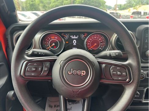 Used 2018 Jeep Wrangler Sport AWD/4WD image 15