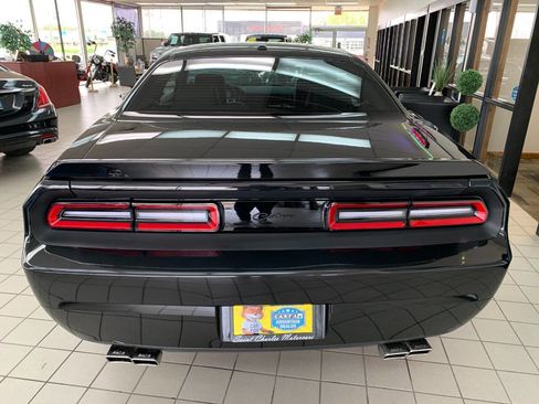 Used 2009 Dodge Challenger R/T RWD image 6