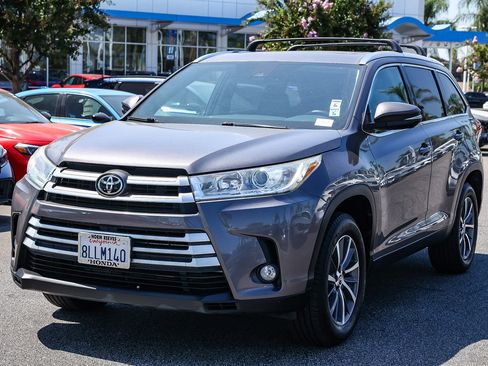 Used 2019 Toyota Highlander XLE image 7