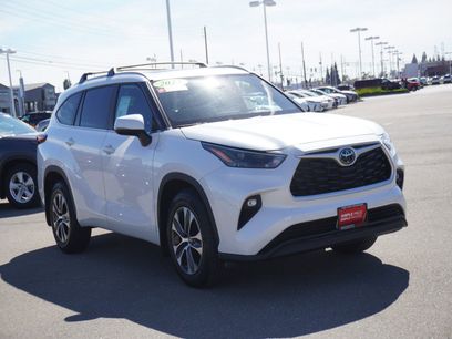 Used 2023 Toyota Highlander XLE