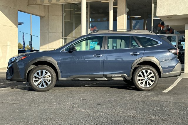 Used 2025 Subaru Outback AWD/4WD image 7
