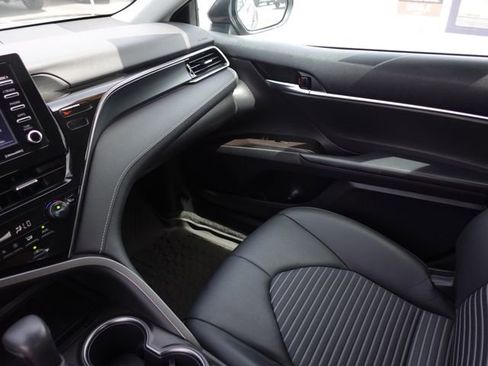 Used 2022 Toyota Camry SE w/ Convenience Package FWD image 21