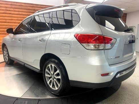 Used 2016 Nissan Pathfinder S image 5
