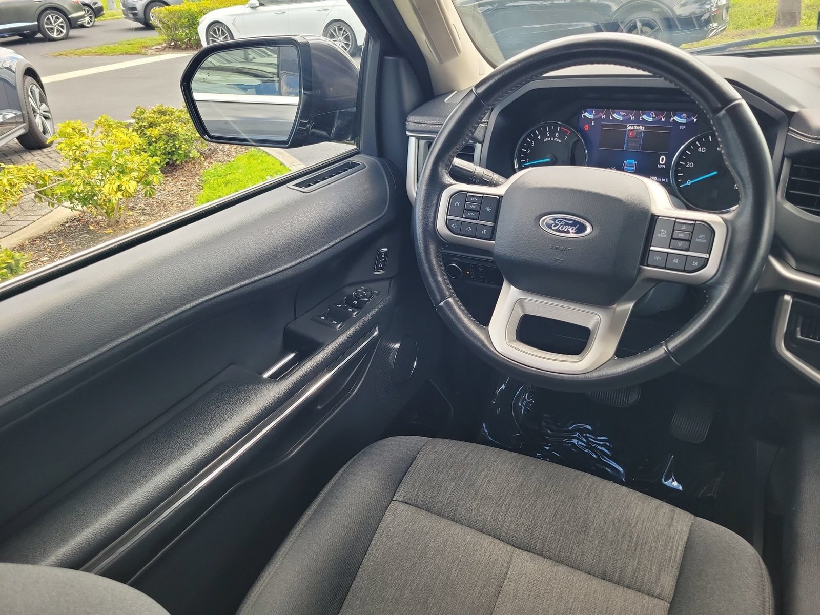 Used 2024 Ford Expedition XLT RWD image 16